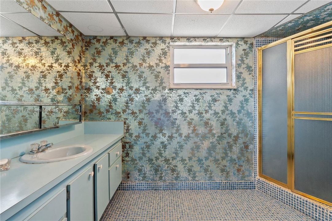 Vendido Recientemente: $309,000 (3 camas, 2 baños, 1817 Pies cuadrados)