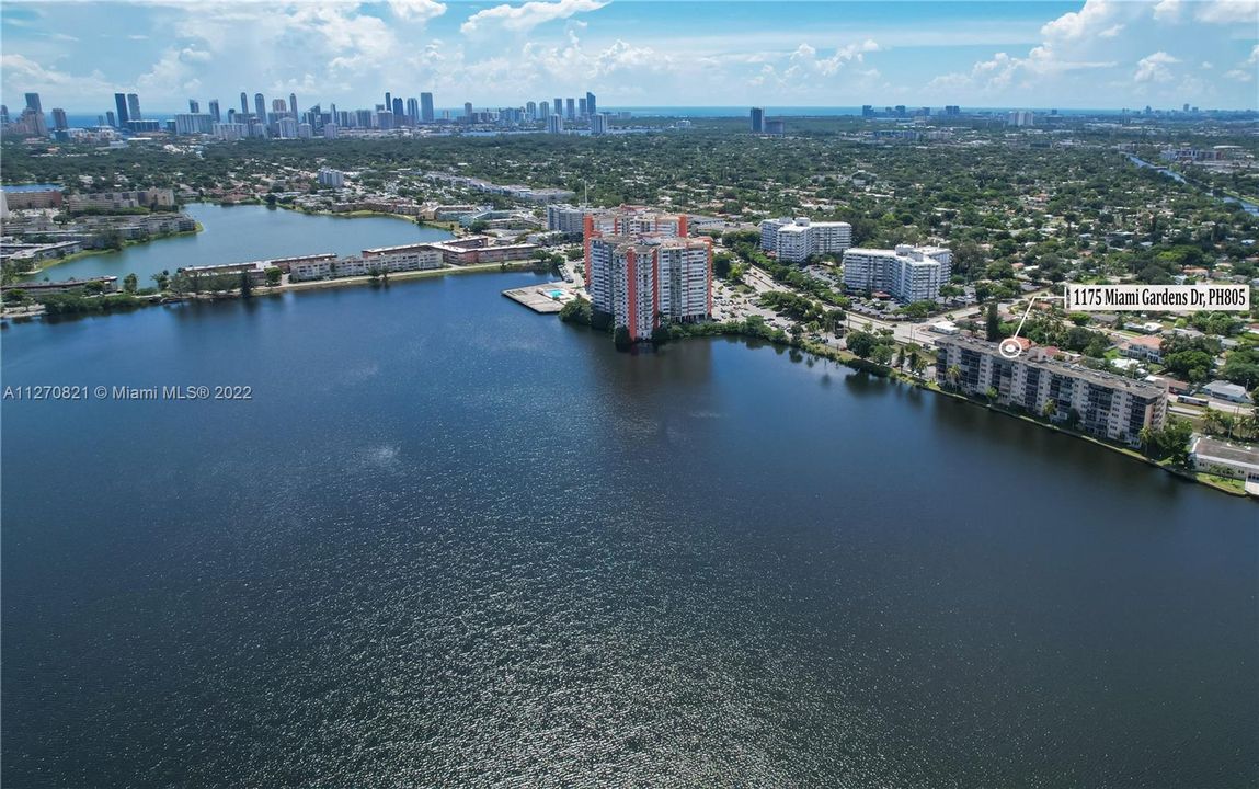 Vendido Recientemente: $309,000 (3 camas, 2 baños, 1817 Pies cuadrados)