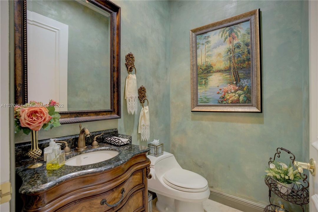 Недавно продано: $2,495,000 (3 спален, 3 ванн, 3771 Квадратных фут)