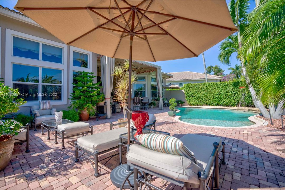 Recently Sold: $2,495,000 (3 beds, 3 baths, 3771 Square Feet)