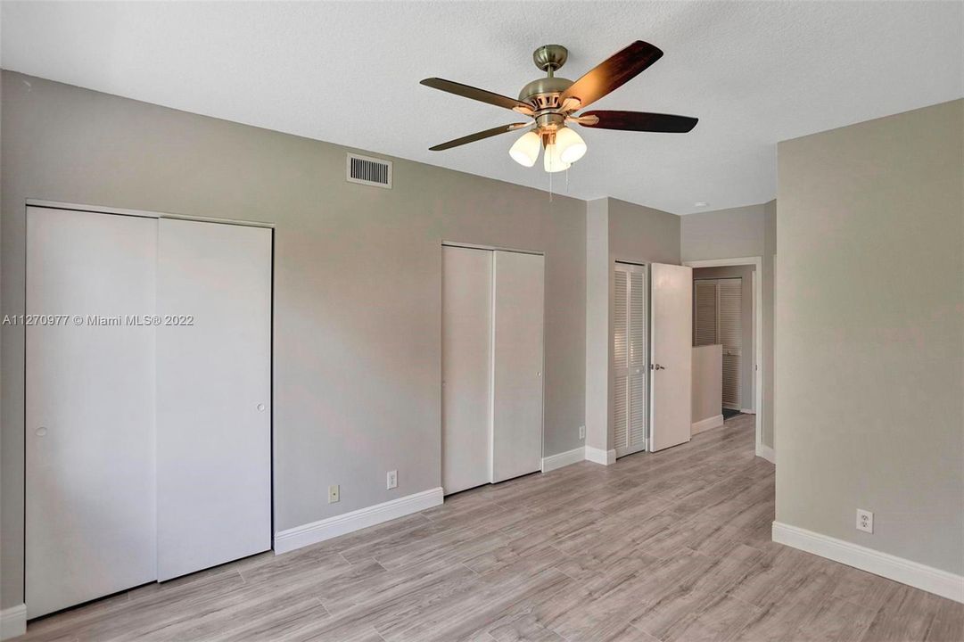 Recently Sold: $320,000 (2 beds, 1 baths, 1110 Square Feet)