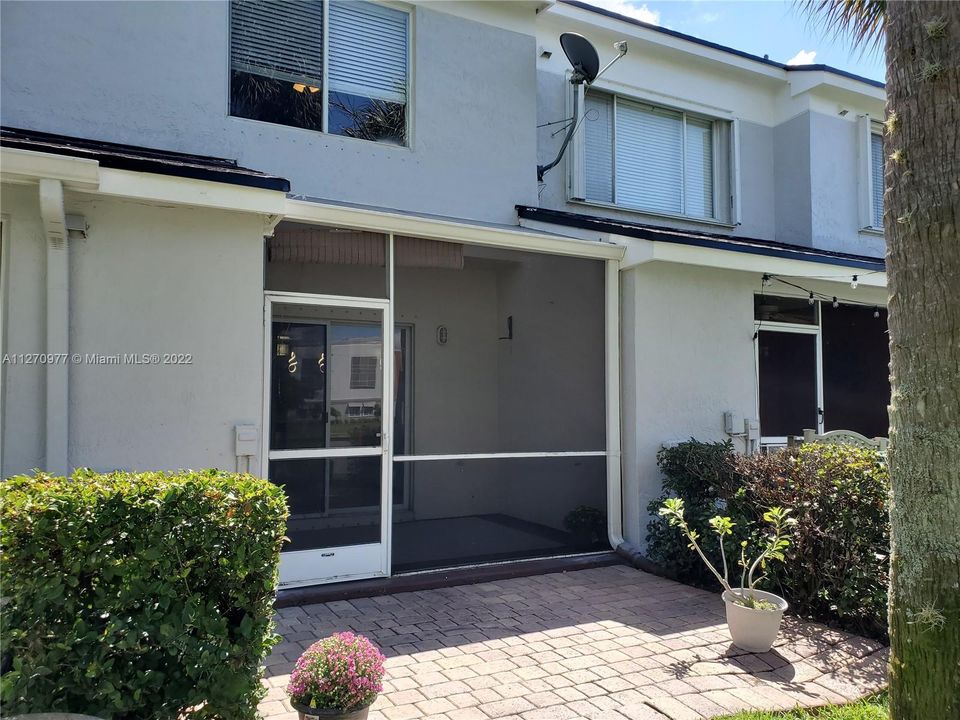 Recently Sold: $320,000 (2 beds, 1 baths, 1110 Square Feet)