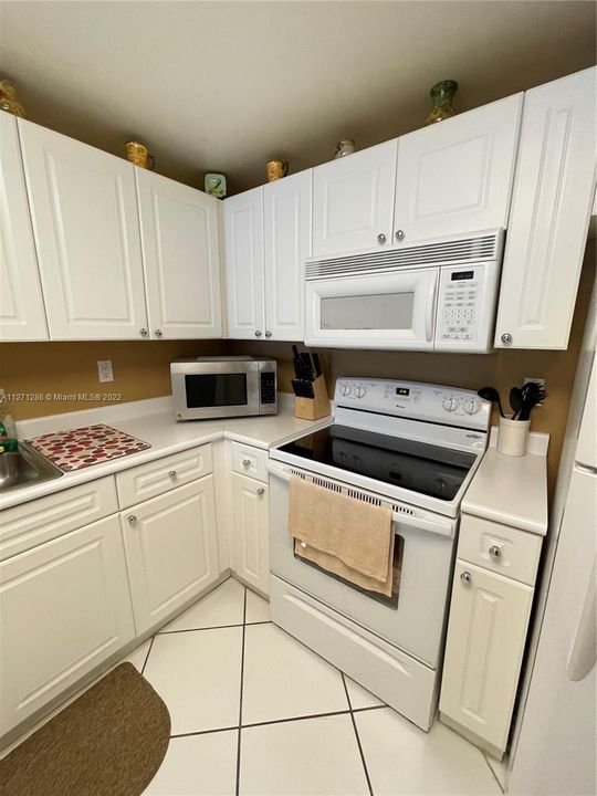Recently Rented: $4,000 (1 beds, 1 baths, 900 Square Feet)