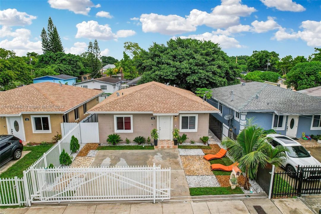 Recently Sold: $410,000 (3 beds, 2 baths, 1200 Square Feet)