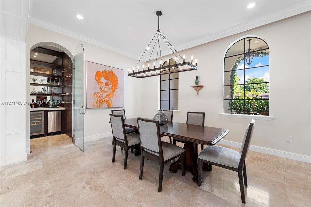 Recently Sold: $4,800,000 (5 beds, 4 baths, 4172 Square Feet)