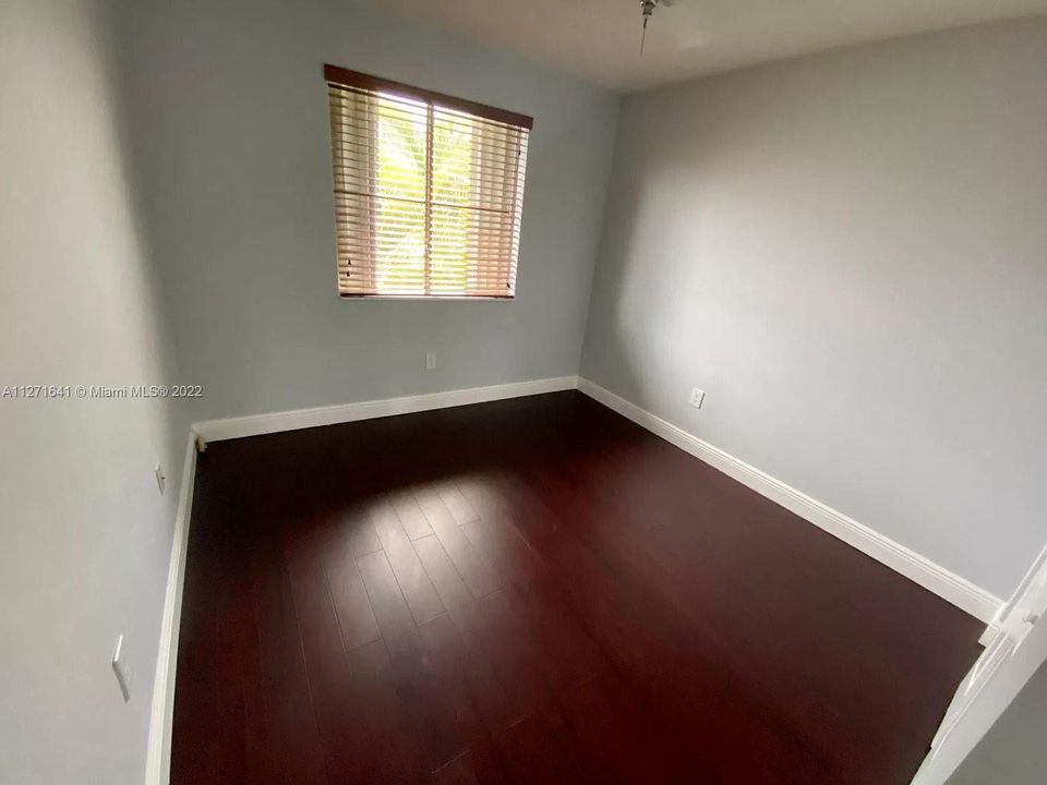 Recently Rented: $5,000 (5 beds, 2 baths, 1940 Square Feet)