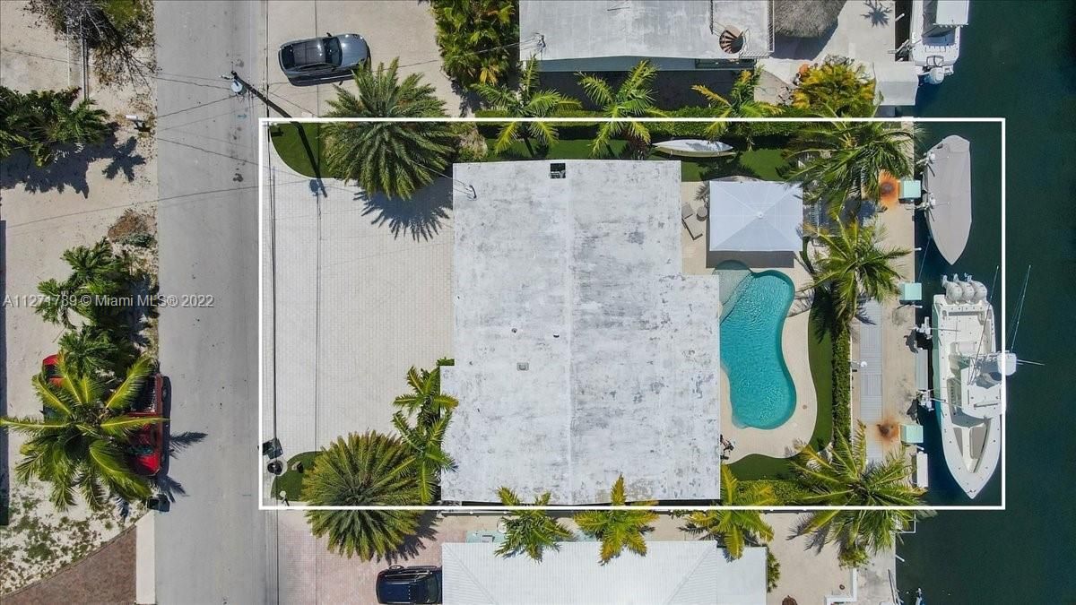 Vendido Recientemente: $2,925,000 (4 camas, 3 baños, 2760 Pies cuadrados)