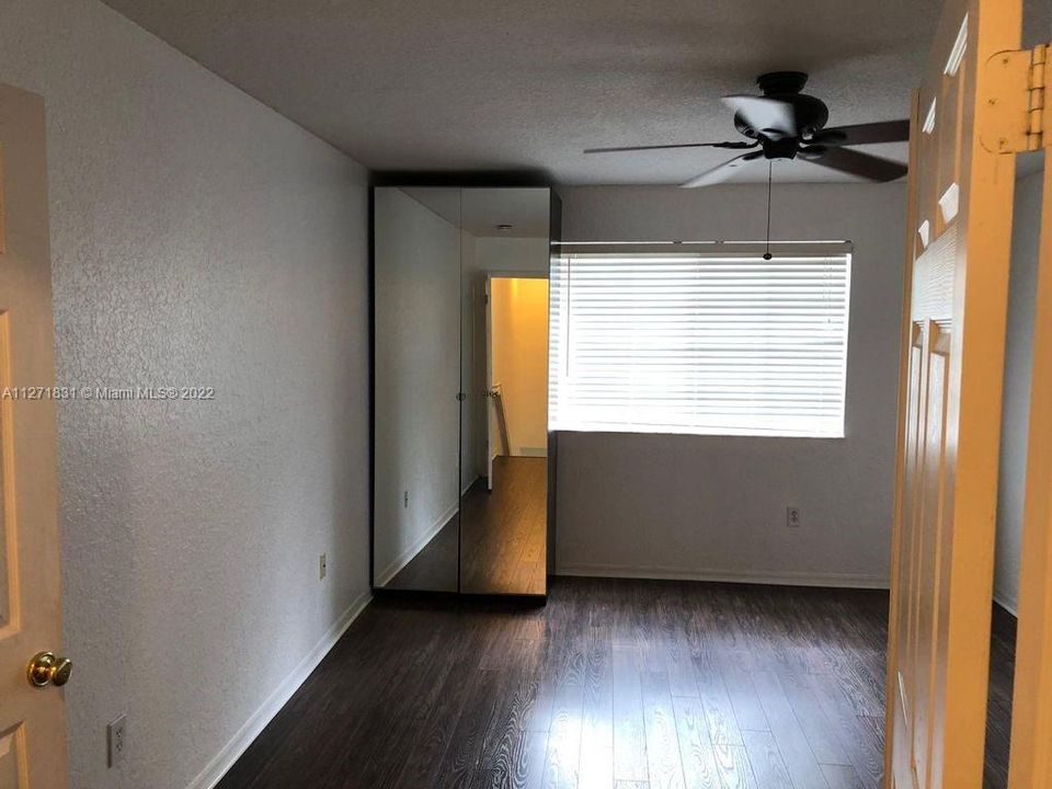 Recently Rented: $2,950 (3 beds, 2 baths, 1420 Square Feet)