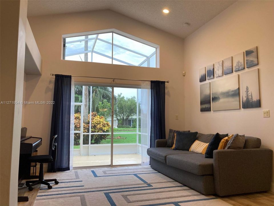 Recently Sold: $544,000 (3 beds, 2 baths, 1644 Square Feet)