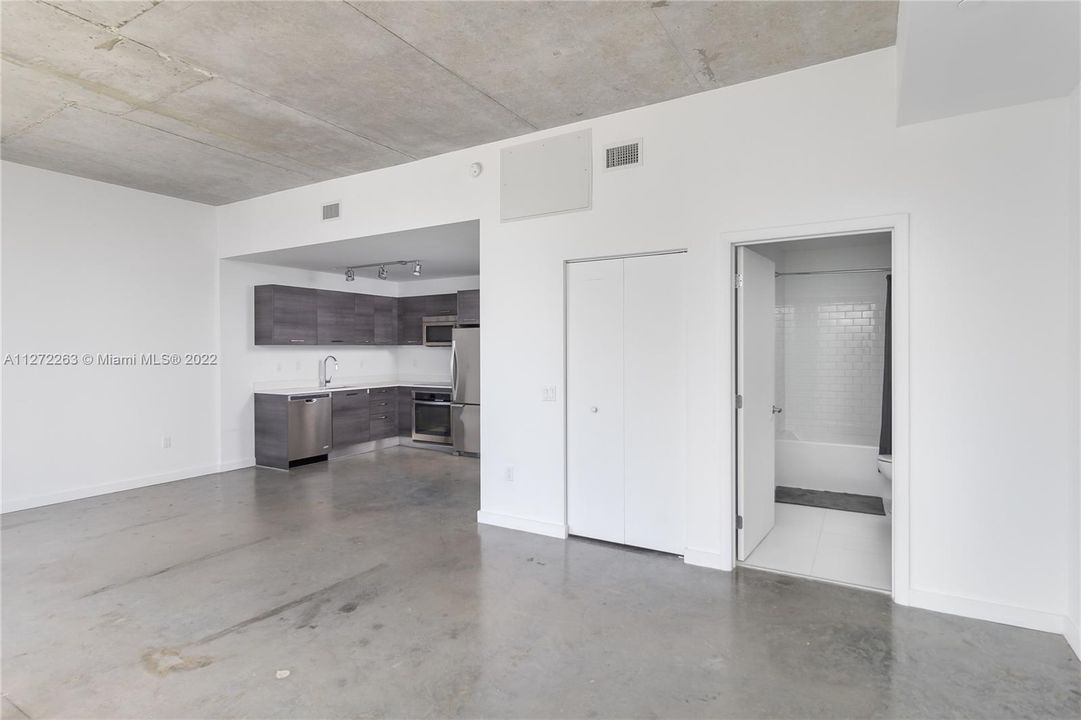 Recently Sold: $358,000 (1 beds, 1 baths, 526 Square Feet)