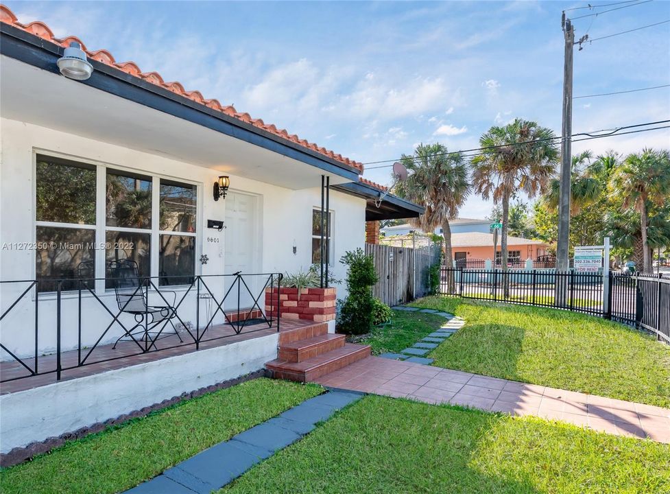 Recently Sold: $775,000 (0 beds, 0 baths, 2410 Square Feet)