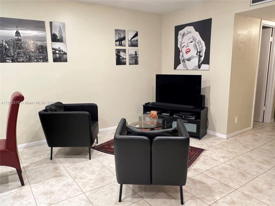 Recently Sold: $175,000 (1 beds, 1 baths, 1040 Square Feet)