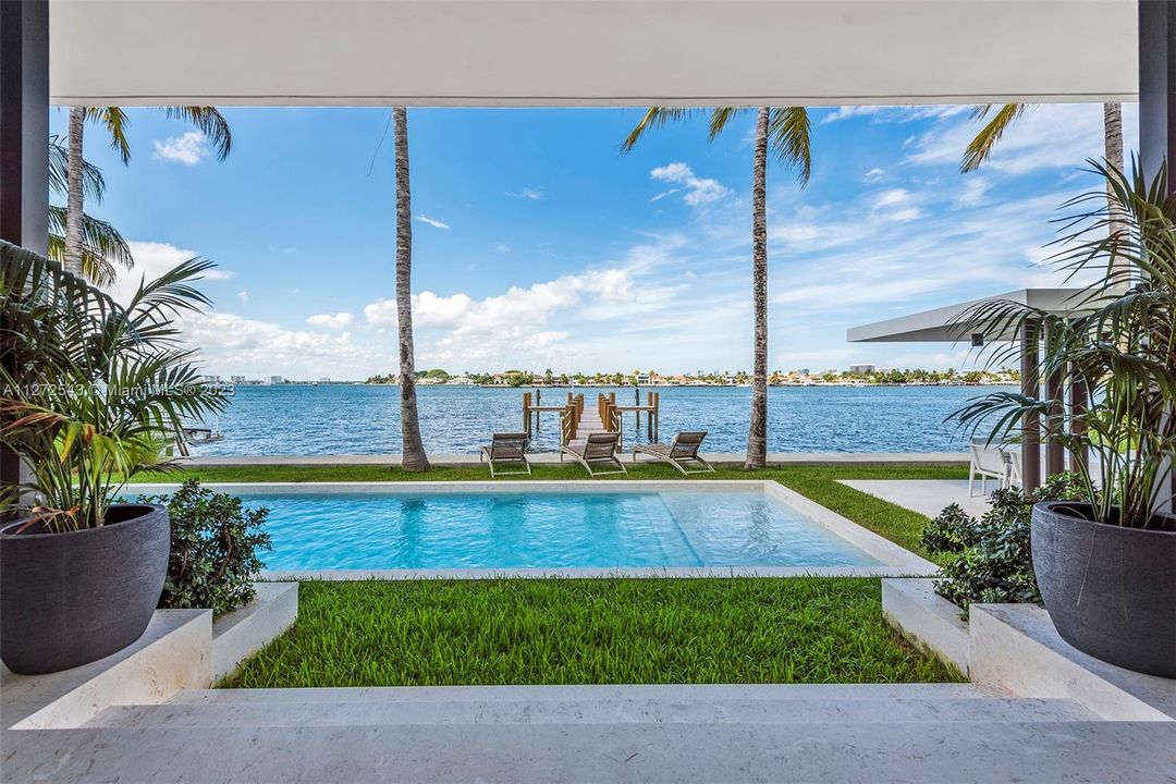 Recently Sold: $13,900,000 (6 beds, 7 baths, 5625 Square Feet)