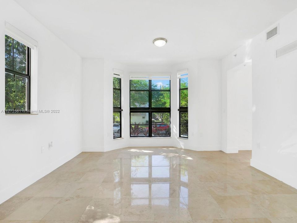 Recently Sold: $1,090,000 (2 beds, 3 baths, 1664 Square Feet)