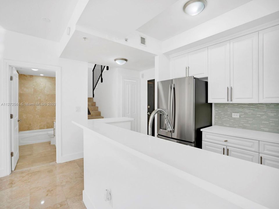 Recently Sold: $1,090,000 (2 beds, 3 baths, 1664 Square Feet)