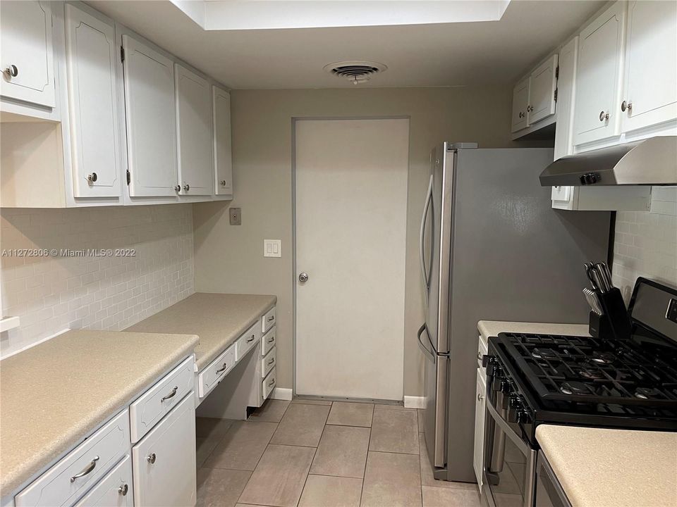 最近租的: $6,500 (3 贝兹, 2 浴室, 1612 平方英尺)