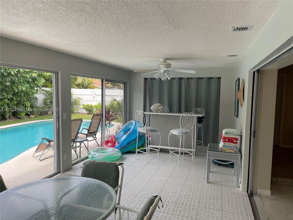 最近租的: $6,500 (3 贝兹, 2 浴室, 1612 平方英尺)