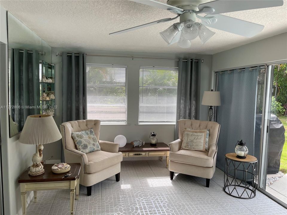 最近租的: $6,500 (3 贝兹, 2 浴室, 1612 平方英尺)