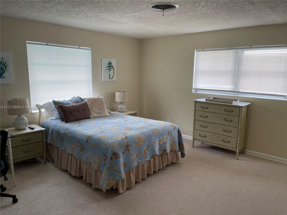 最近租的: $6,500 (3 贝兹, 2 浴室, 1612 平方英尺)