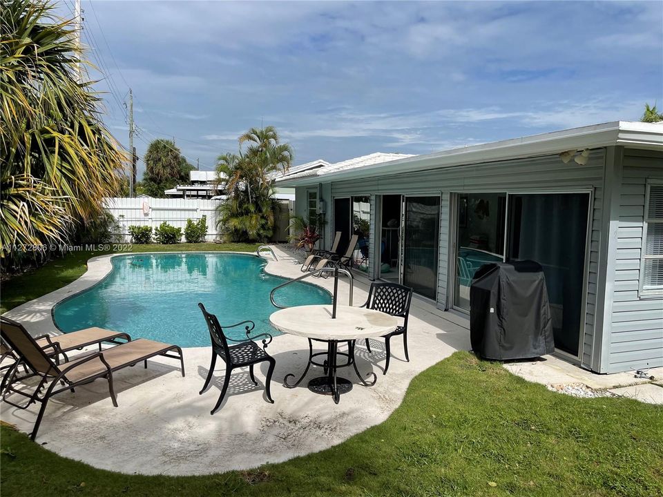 最近租的: $6,500 (3 贝兹, 2 浴室, 1612 平方英尺)