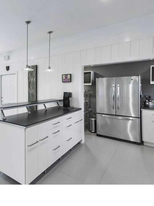 Recently Rented: $5,000 (3 beds, 2 baths, 2084 Square Feet)