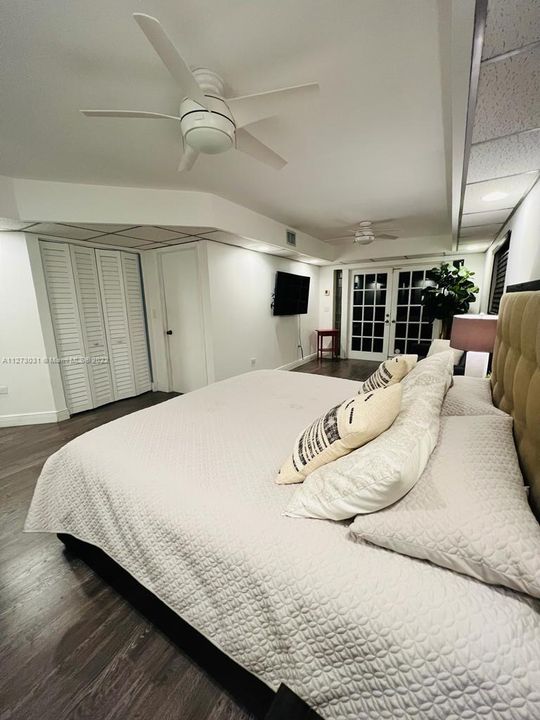 Recently Rented: $5,000 (3 beds, 2 baths, 2084 Square Feet)