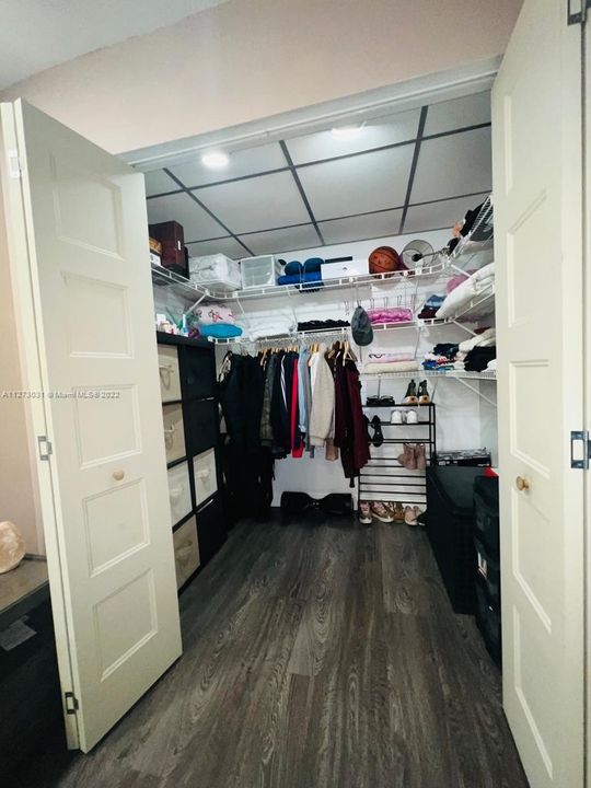 Recently Rented: $5,000 (3 beds, 2 baths, 2084 Square Feet)