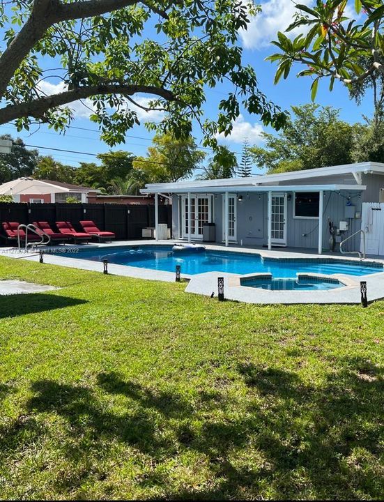 Recently Rented: $5,000 (3 beds, 2 baths, 2084 Square Feet)