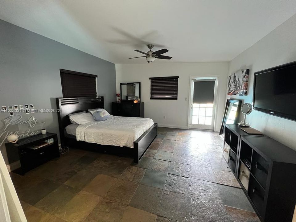 Recently Rented: $5,000 (3 beds, 2 baths, 2084 Square Feet)