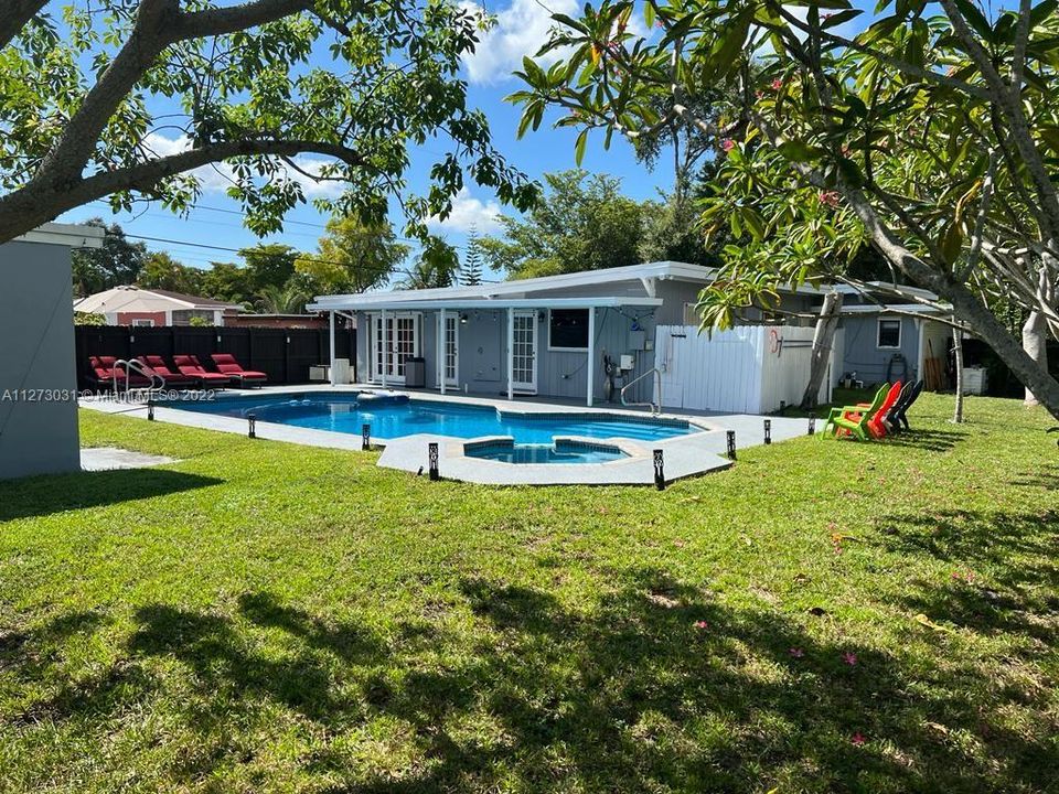 Recently Rented: $5,000 (3 beds, 2 baths, 2084 Square Feet)