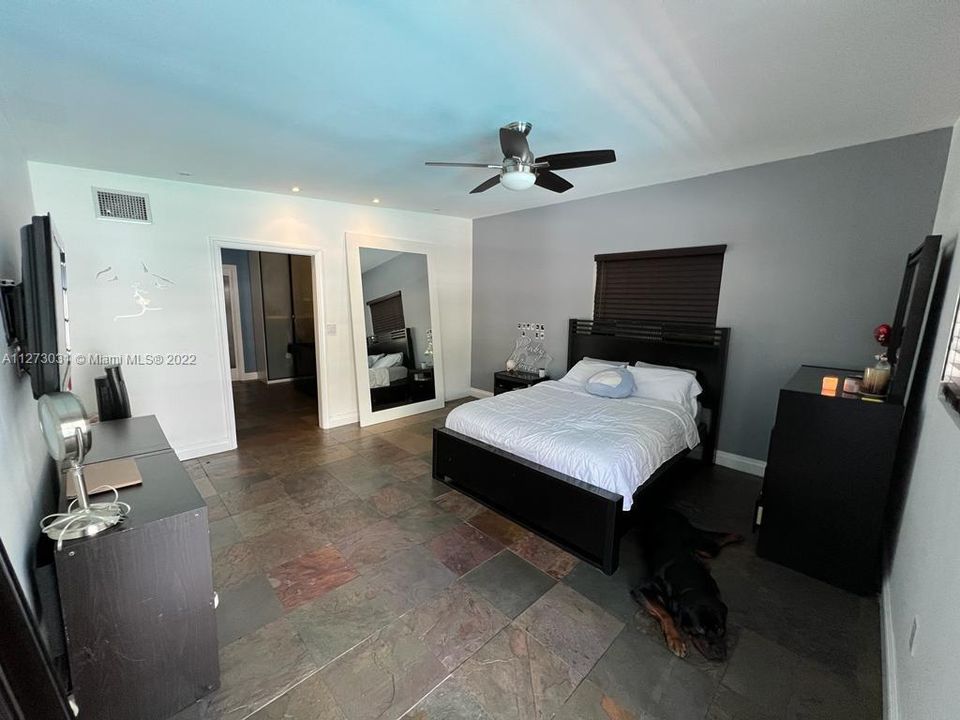 Recently Rented: $5,000 (3 beds, 2 baths, 2084 Square Feet)