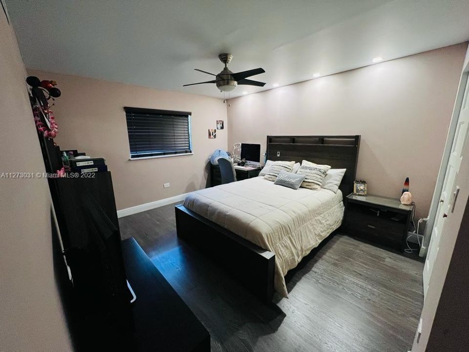 Recently Rented: $5,000 (3 beds, 2 baths, 2084 Square Feet)