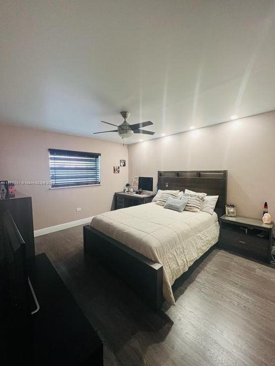 Recently Rented: $5,000 (3 beds, 2 baths, 2084 Square Feet)