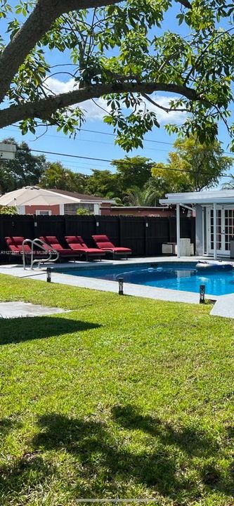 Recently Rented: $5,000 (3 beds, 2 baths, 2084 Square Feet)