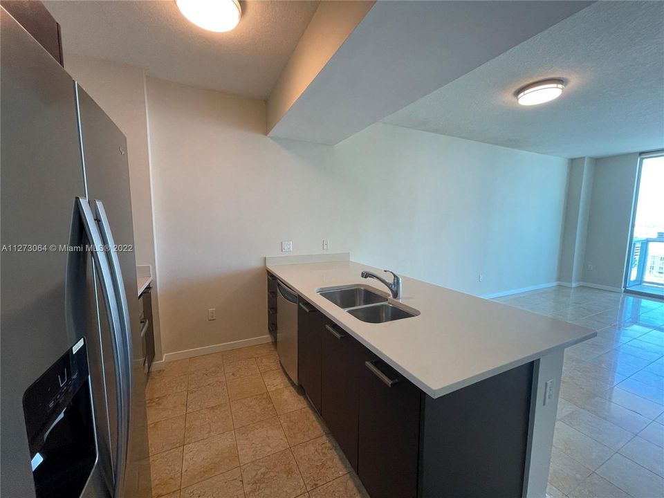 Recently Rented: $2,690 (1 beds, 1 baths, 693 Square Feet)