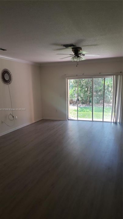 Recently Rented: $2,400 (3 beds, 2 baths, 1509 Square Feet)