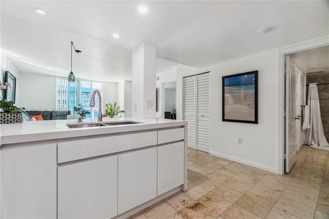 Recently Sold: $525,000 (1 beds, 1 baths, 791 Square Feet)
