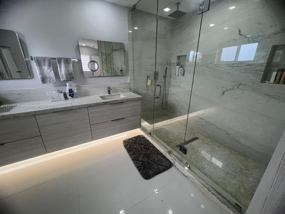 Недавно арендовано: $3,700 (3 спален, 2 ванн, 1556 Квадратных фут)