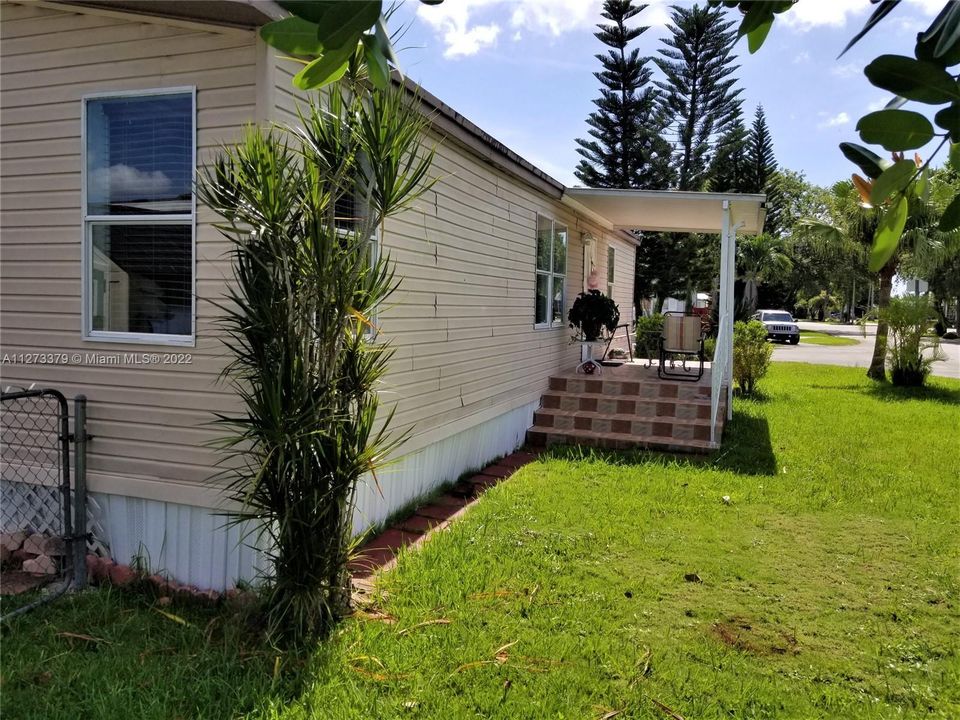 最近售出: $219,000 (3 贝兹, 2 浴室, 1170 平方英尺)