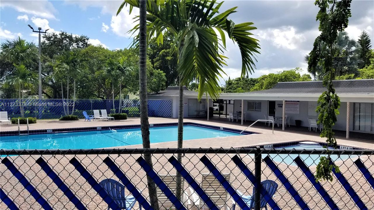 最近售出: $219,000 (3 贝兹, 2 浴室, 1170 平方英尺)