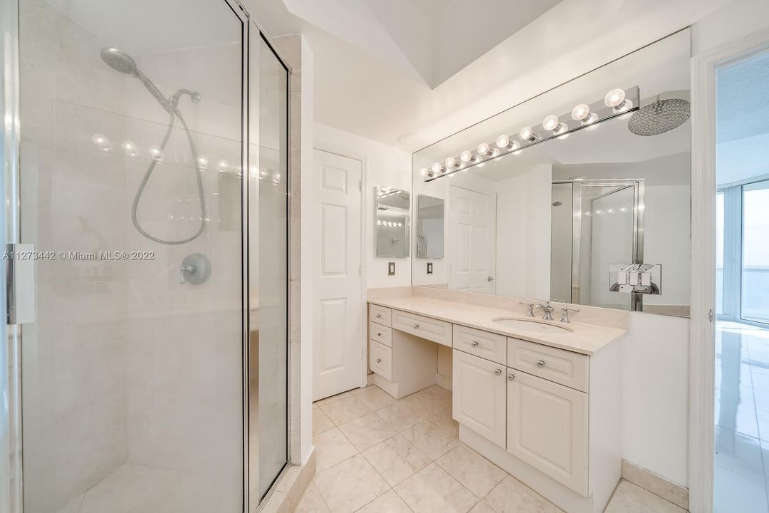 Recently Sold: $1,095,000 (2 beds, 2 baths, 1522 Square Feet)