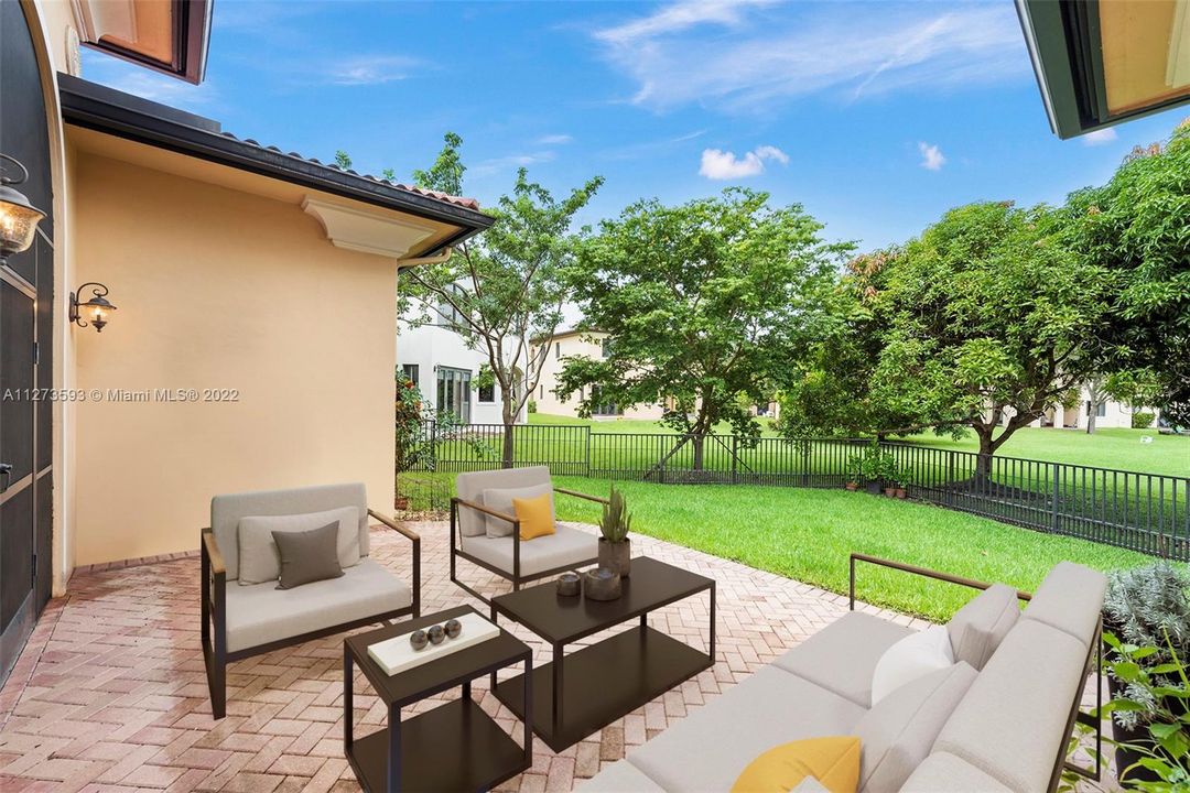 Recently Sold: $1,595,000 (3 beds, 2 baths, 2453 Square Feet)