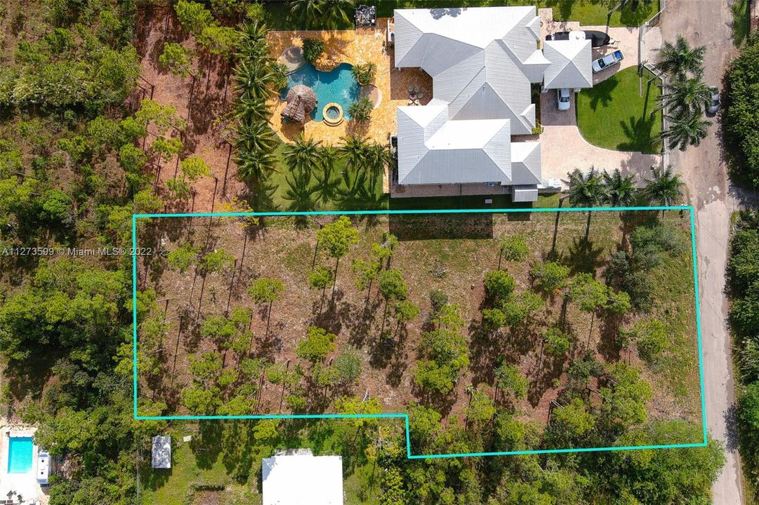 最近售出: $249,999 (0.85 acres)