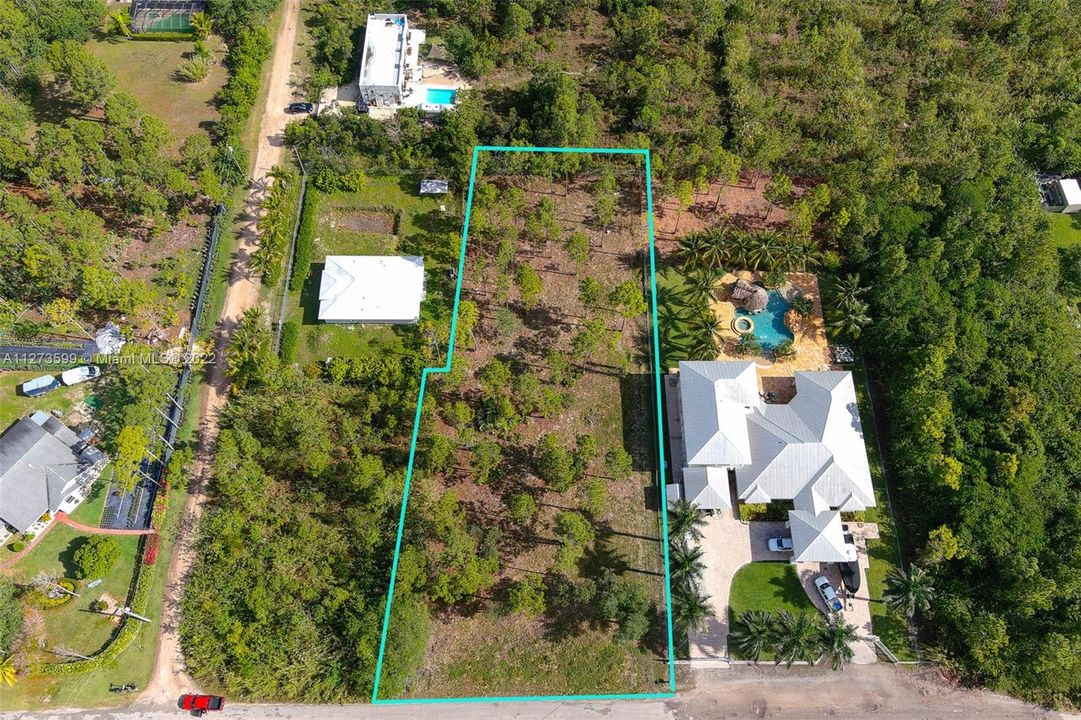 最近售出: $249,999 (0.85 acres)