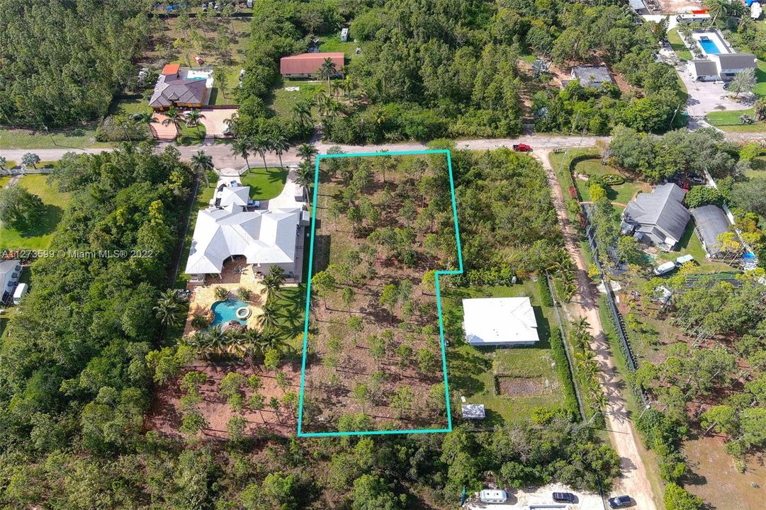 最近售出: $249,999 (0.85 acres)