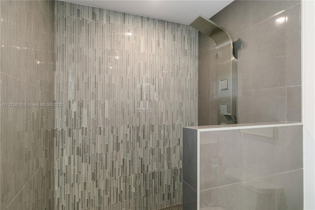 luxurious master shower