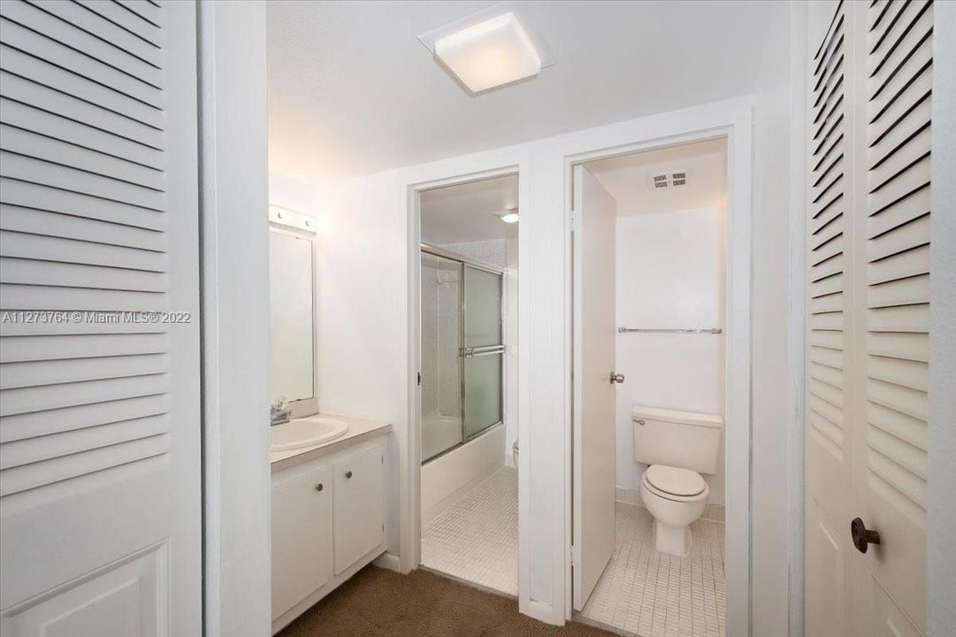 最近售出: $276,000 (1 贝兹, 1 浴室, 755 平方英尺)