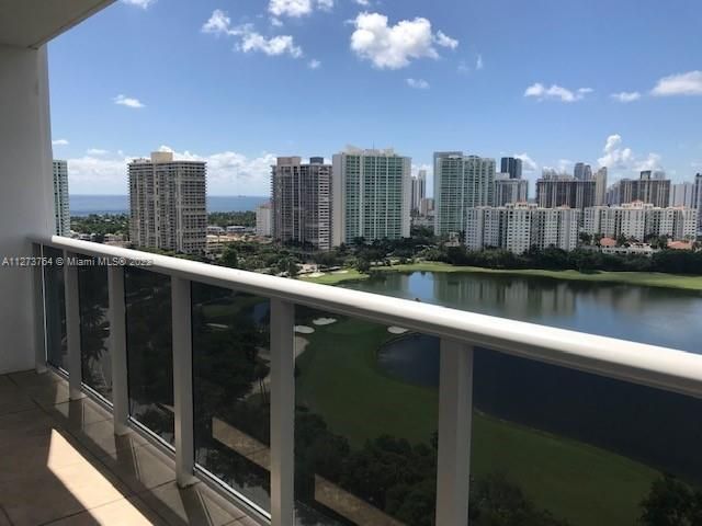 Recently Sold: $276,000 (1 beds, 1 baths, 755 Square Feet)