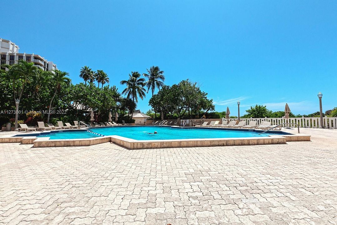 Recently Sold: $1,980,000 (2 beds, 2 baths, 1782 Square Feet)