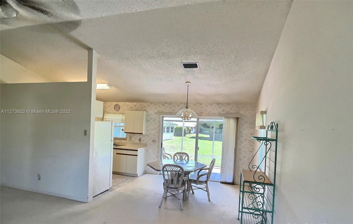 Recently Sold: $310,000 (2 beds, 2 baths, 1070 Square Feet)
